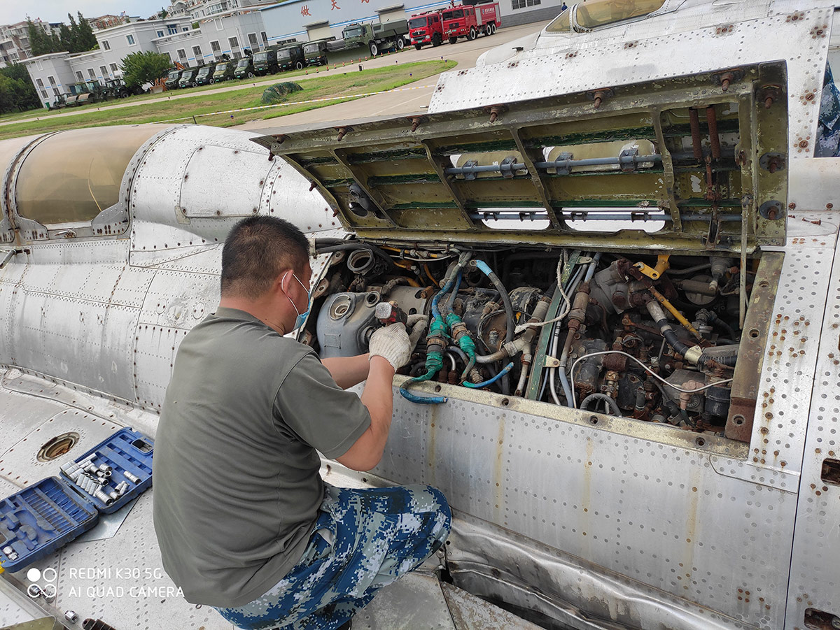 徐州-中國人民解放軍空軍勤務學院-報廢飛機裝備